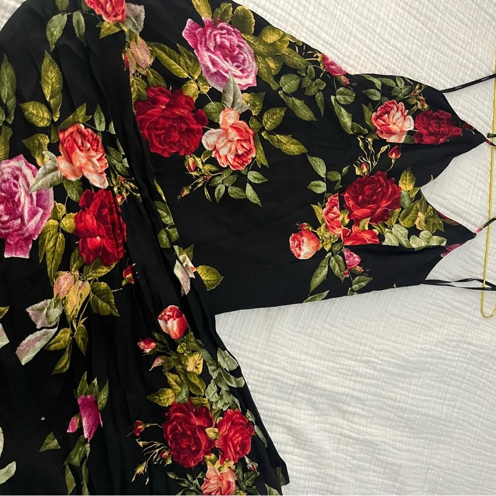 Floral Halter Maxi Dress - Black and Red - Picture 9 of 10